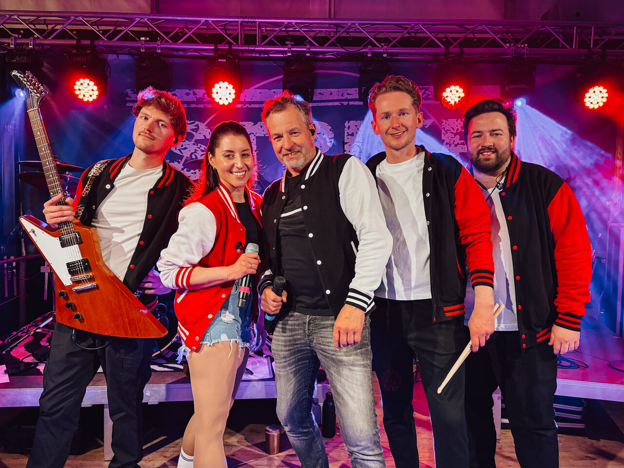 STRIKE Partyband im Festzelt – Saisonauftakt im Kreis Soest